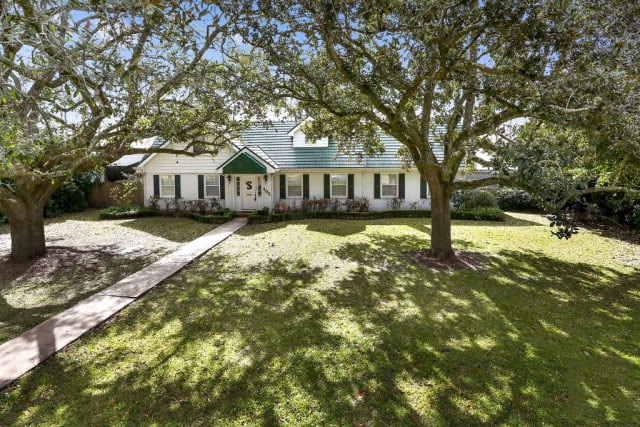 Barrios Subdivision on 2 tree-shaded lots - Houma, LA
