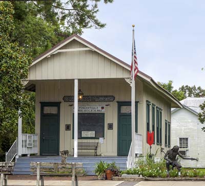 Collinswood Museum, tells the story of Ponchatoula.